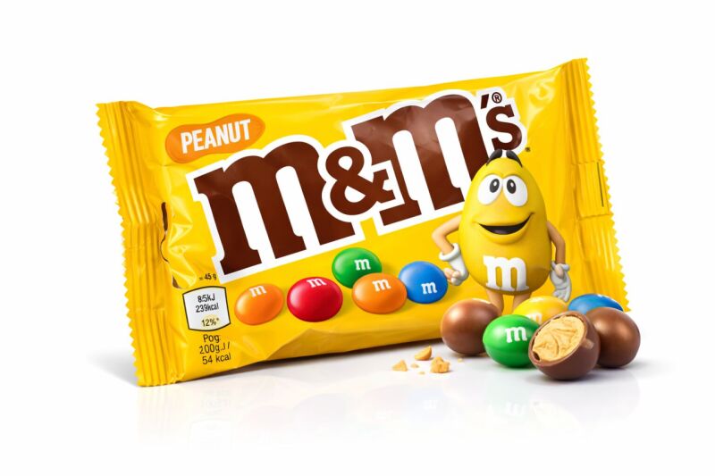  Bonbony M&M's - arašídy v čokoládě, 45 g